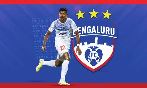 ആഷിഖ് കുരുണിയൻ പഴയ തട്ടകത്തിലേക്ക്