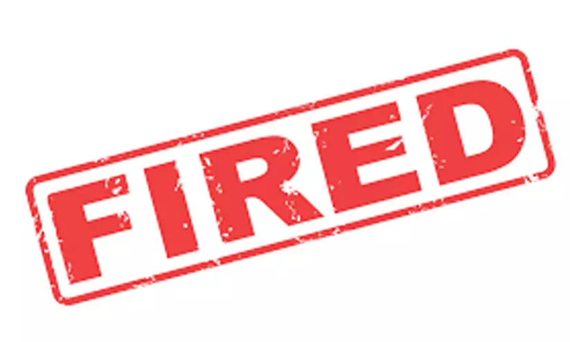 ഇം​ഗ്ലീ​ഷ് മാ​ധ്യ​മം കോ​ള​ജി​ൽ ക​ന്ന​ട സം​സാ​രി​ച്ച അ​ധ്യാ​പ​ക​ൻ പു​റ​ത്ത്