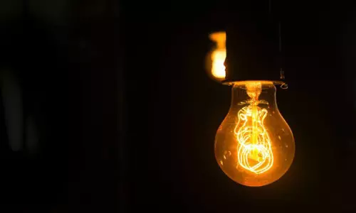 വൈ​ദ്യു​തി ഉ​പ​യോ​ഗം കു​റ​ക്ക​ണം