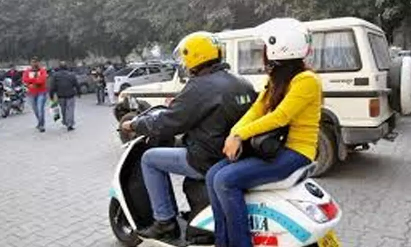 ബൈക്ക് ടാക്സികൾക്കെതിരെ പൊലീസ് നടപടി; വഴിമുട്ടിയത് ലക്ഷം നമ്മ ബൈക്ക് ടാക്സി ആശ്രിത ഉപജീവനം ബൈക്ക് ടാക്സികൾക്കെതിരെ പൊലീസ് നടപടി; വഴിമുട്ടിയത് ലക്ഷം നമ്മ ബൈക്ക് ടാക്സി ആശ്രിത ഉപജീവനം