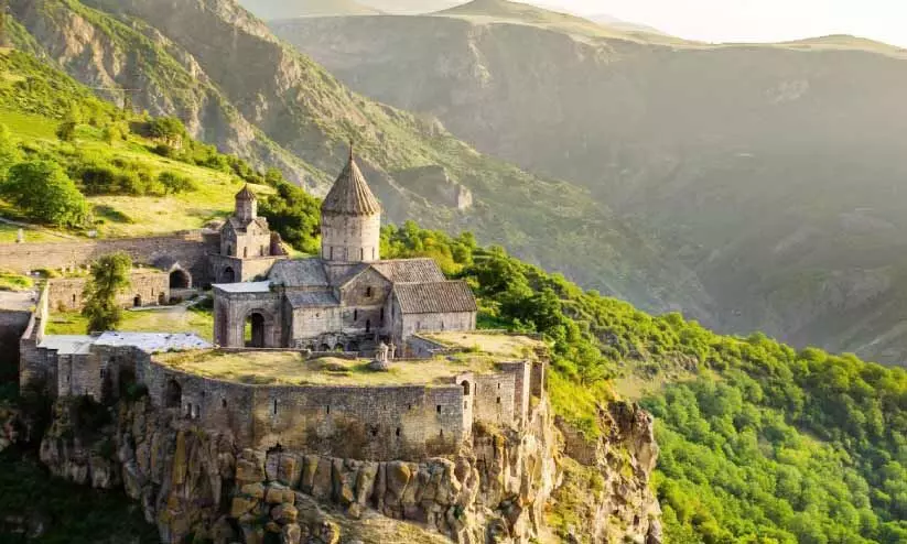 അ​ർ​മീ​നി​യ​യി​ൽ ക​റ​ങ്ങി​വ​രാം