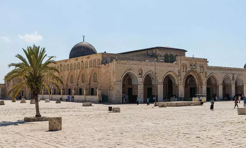 ഇറാനുമായുള്ള സംഘർഷം; അൽ അഖ്സ മസ്ജിദ് അടച്ച് ഇസ്രായേൽ സൈന്യം ഇറാനുമായുള്ള സംഘർഷം; അൽ അഖ്സ മസ്ജിദ് അടച്ച് ഇസ്രായേൽ സൈന്യം