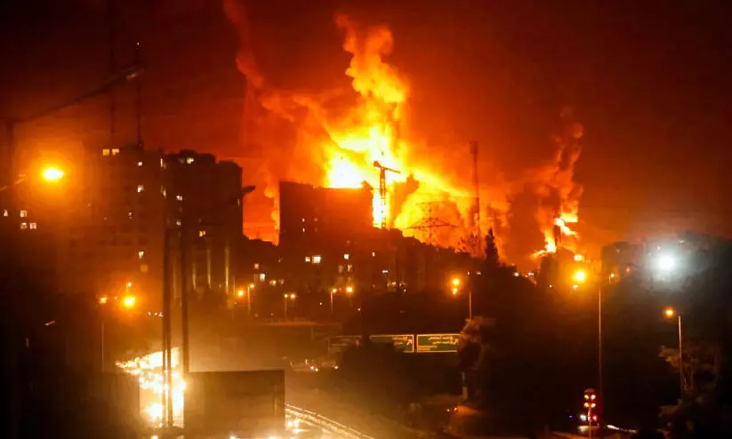 ചോരവാർന്ന് പശ്ചിമേഷ്യ: ആ​ക്ര​മ​ണം രൂ​ക്ഷം; വ്യാ​പ​ക നാ​ശം