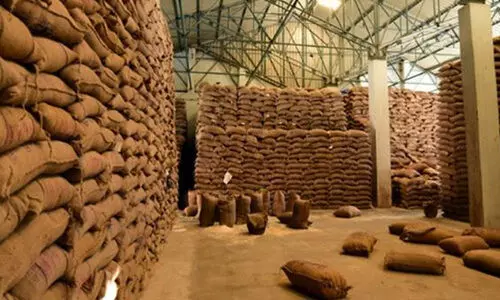 എൻ.എഫ്.എസ്.എ ഗോഡൗണുകൾ അടച്ചുപൂട്ടാൻ കേന്ദ്രം