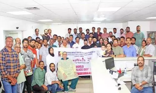 ര​ക്ത​ദാ​ന ക്യാ​മ്പ് സം​ഘ​ടി​പ്പി​ച്ചു