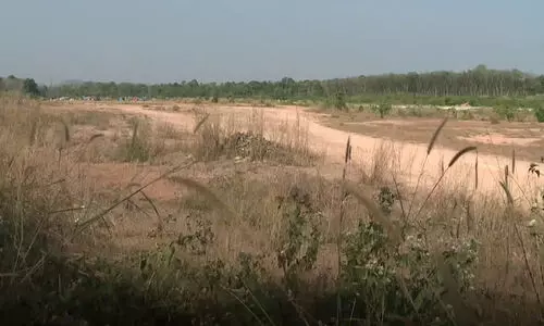 ആറന്മുളയിലെ വിവാദ വിമാനത്താവളഭൂമി: 65 ഹെക്ടറിൽ പുഞ്ചകൃഷിയെന്ന് കൃഷിവകുപ്പ്, എതിർപ്പുമായി സി.പി.എമ്മും