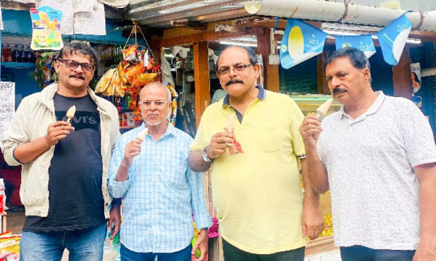 ഇ​ന്ന് ലോ​ക പി​ക്നി​ക് ഡേ; ​ഭ​ക്ഷ​ണ വൈ​വി​ധ്യ​ങ്ങ​ളു​ടെ രു​ചി​യ​റി​യാ​ൻ യാ​ത്ര ല​ഹ​രി​യാ​ക്കി നാലംഗസംഘം