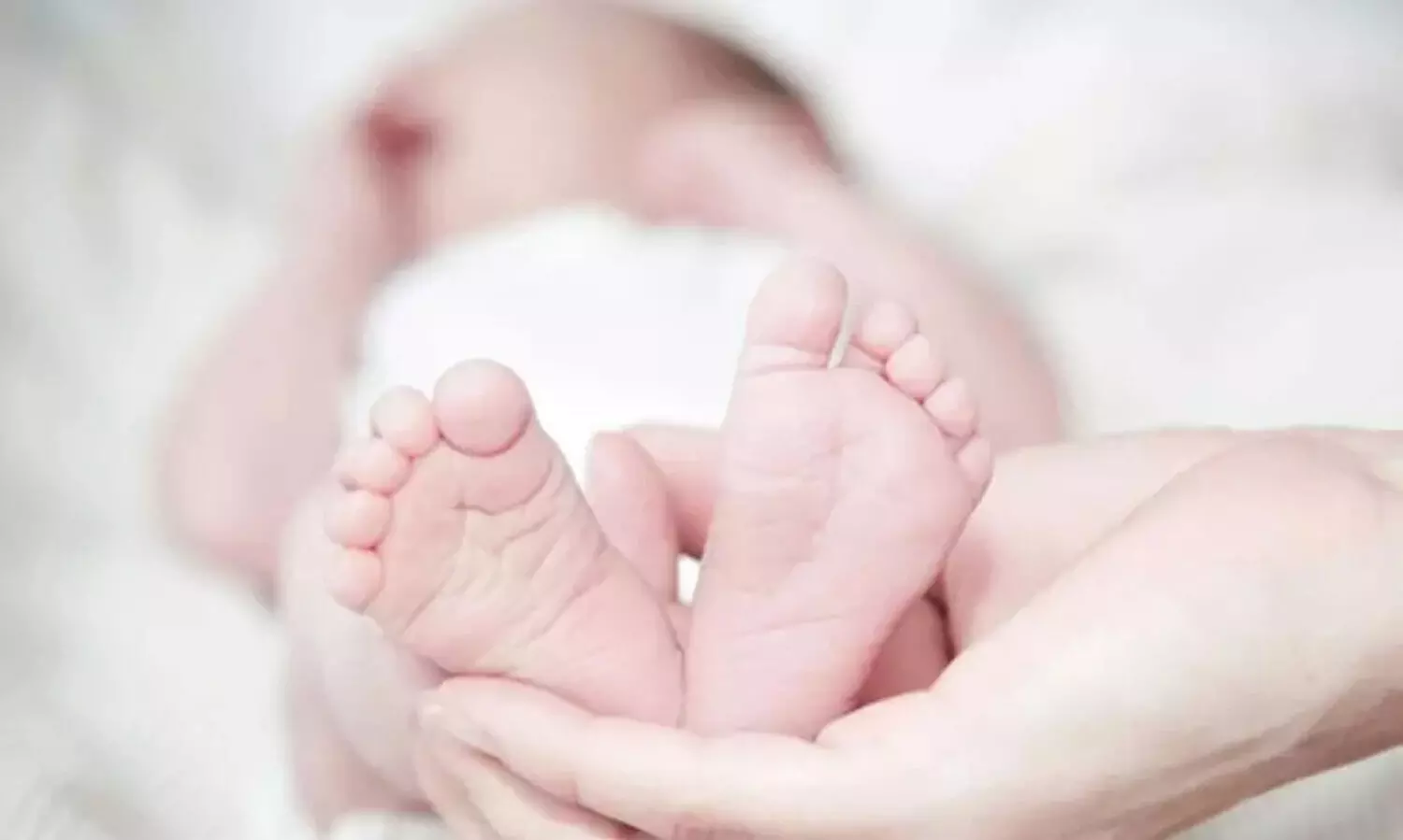 ബീഡിക്കുറ്റി തൊണ്ടയില്‍ കുടുങ്ങി, പിഞ്ചുകുഞ്ഞിന് ദാരുണാന്ത്യം; അച്ഛനെതിരെ പരാതി നൽകി അമ്മ