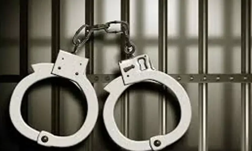 മനുഷ്യക്കടത്തും അധാർമിക പ്രവർത്തനവും; സ്ത്രീകളുൾപ്പെടെ 50പേർ പിടിയിൽ മനുഷ്യക്കടത്തും അധാർമിക പ്രവർത്തനവും; സ്ത്രീകളുൾപ്പെടെ 50പേർ പിടിയിൽ