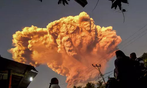 അഗ്നിപർവത സ്ഫോടനം: ബാലിയിലേക്ക് പോയ എയർ ഇന്ത്യ വിമാനം തിരികെ വന്നു