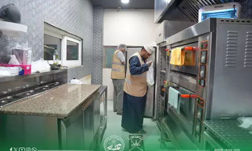 ഖ​രീ​ഫ്: ഭ​ക്ഷ്യ​സു​ര​ക്ഷ പ​രി​ശോ​ധ​ന ശ​ക്ത​മാ​ക്കി ദോ​ഫാ​ർ മു​നി​സി​പ്പാ​ലി​റ്റി