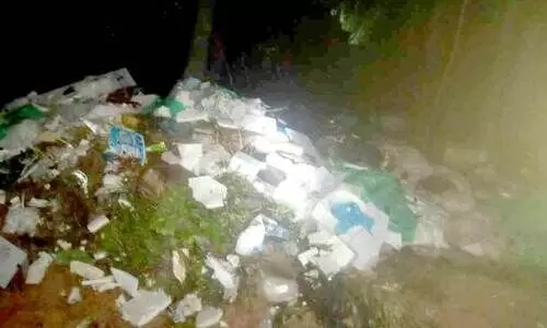 രാത്രിയുടെ മറവില്‍ മാലിന്യനിക്ഷേപം; ഡ്രൈവറും വാഹനവും പിടിയിൽ