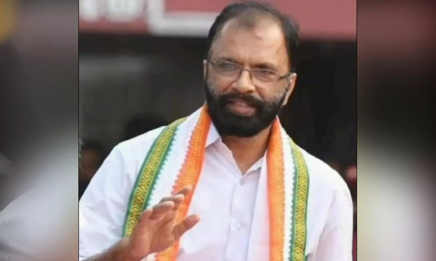 ‘മിസ് യൂ അച്ഛാ’; വോട്ടെടുപ്പ് ദിനം വി.വി പ്രകാശിന്റെ ചിത്രം ഫേസ്ബുകില്‍ പങ്കുവെച്ച് മകള്‍