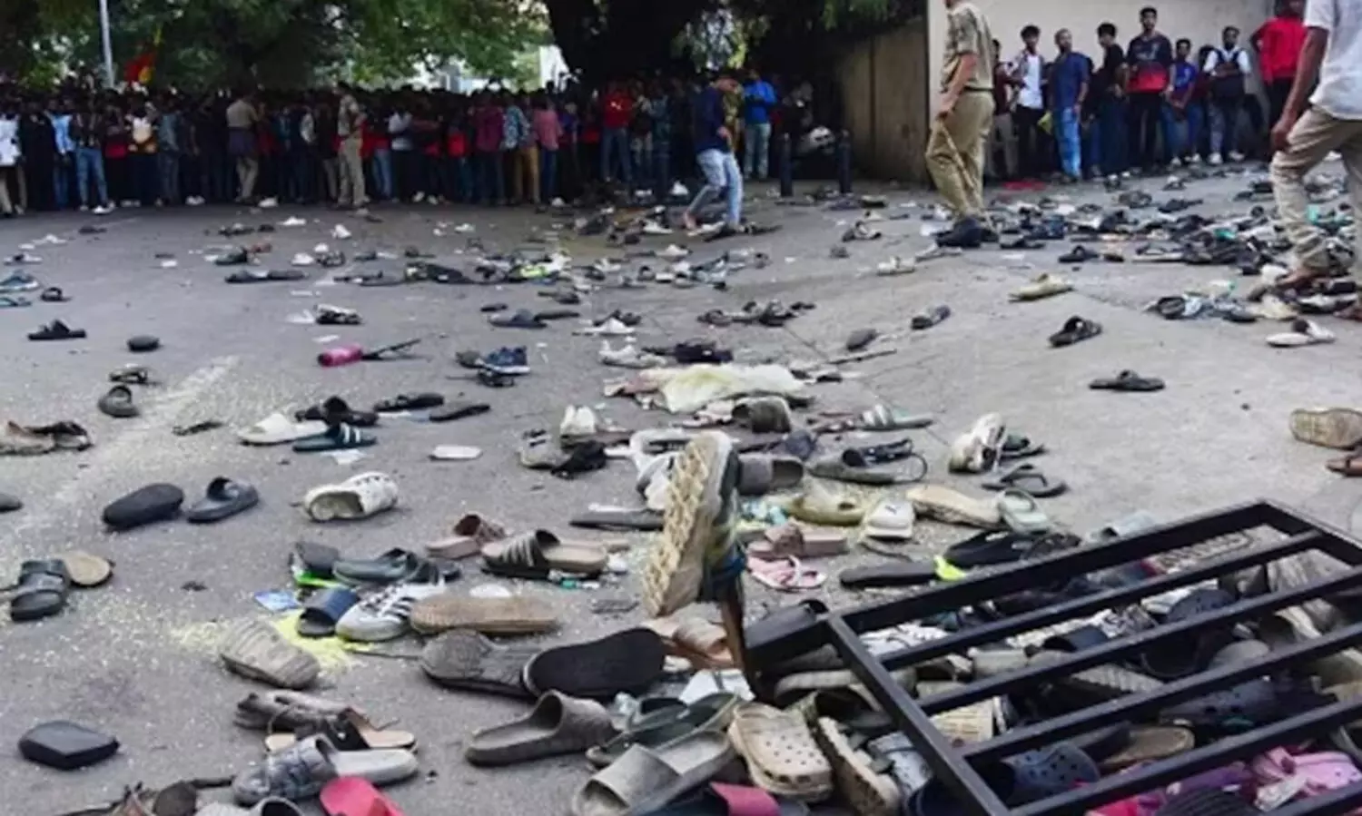 മൂന്ന് വർഷം തടവ്, 5000 രൂപ പിഴ; ആൾക്കൂട്ടത്തെ നിയന്ത്രിക്കാൻ നിയമം പാസാക്കാനൊരുങ്ങി കർണാടക സർക്കാർ