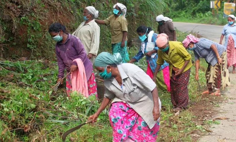 കരാറുകാർക്ക് ‘തൊഴിലുറപ്പിക്കാൻ’ സർക്കാർ കരാറുകാർക്ക് ‘തൊഴിലുറപ്പിക്കാൻ’ സർക്കാർ