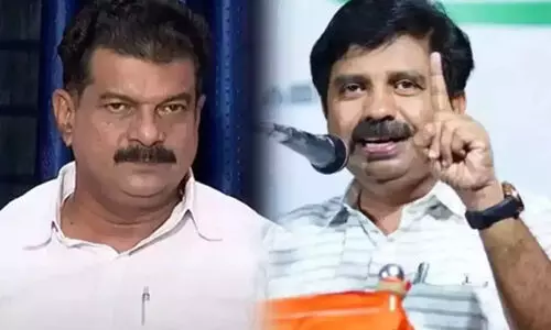 കെട്ടിപ്പിടിക്കരുത്; സിനിമാക്കാരനല്ല, അഭിനയം അറിയില്ലെന്നും ഷൗക്കത്തിനോട് അൻവർ