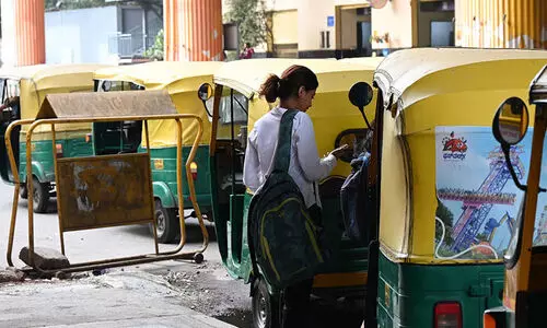 ബൈ​ക്ക് ടാ​ക്സി നി​രോ​ധ​ന​ത്തി​ന് പി​ന്നാ​ലെ ഓ​ട്ടോ നി​ര​ക്ക് വ​ർ​ധ​ന