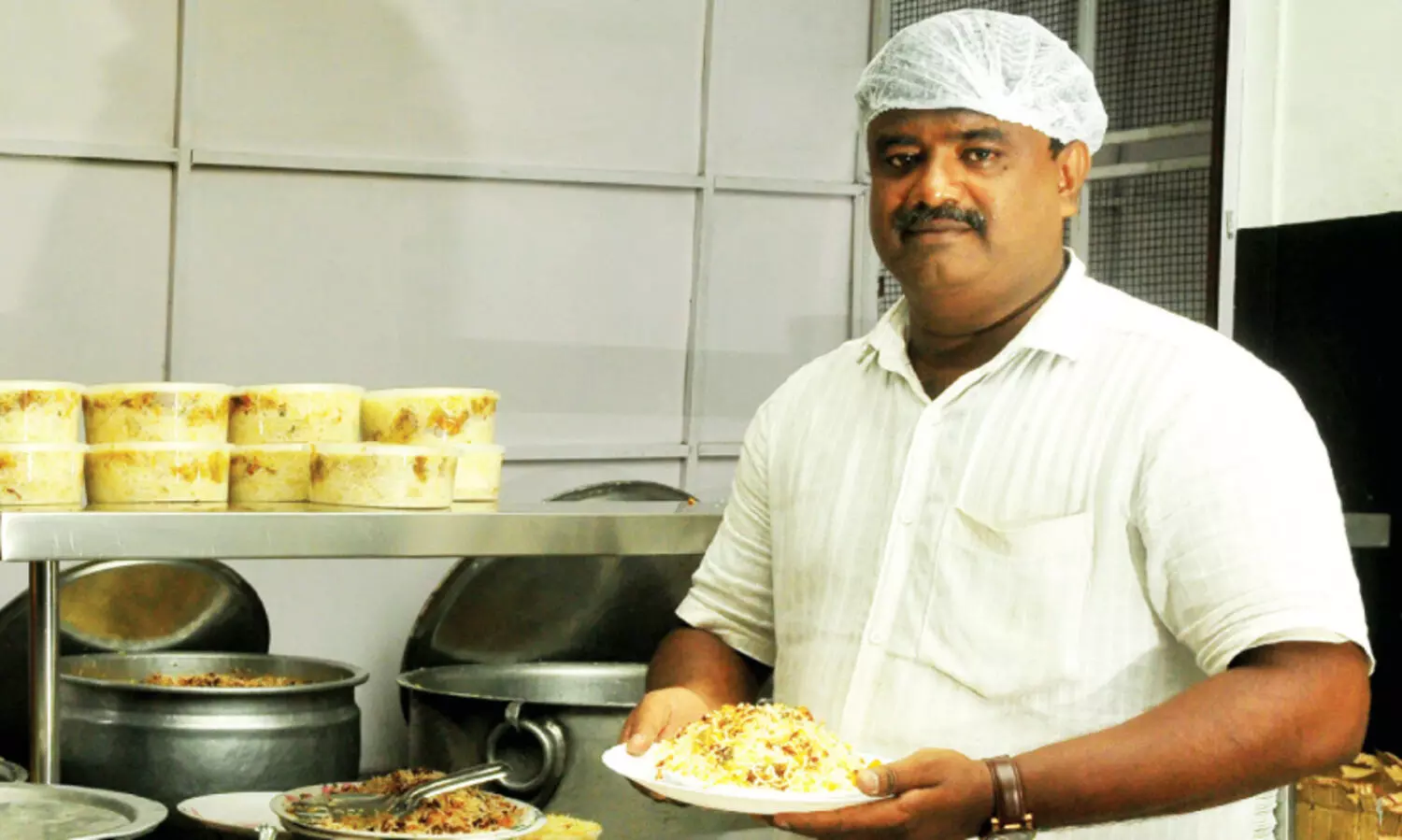 Kakkanad Pandaris Hotel