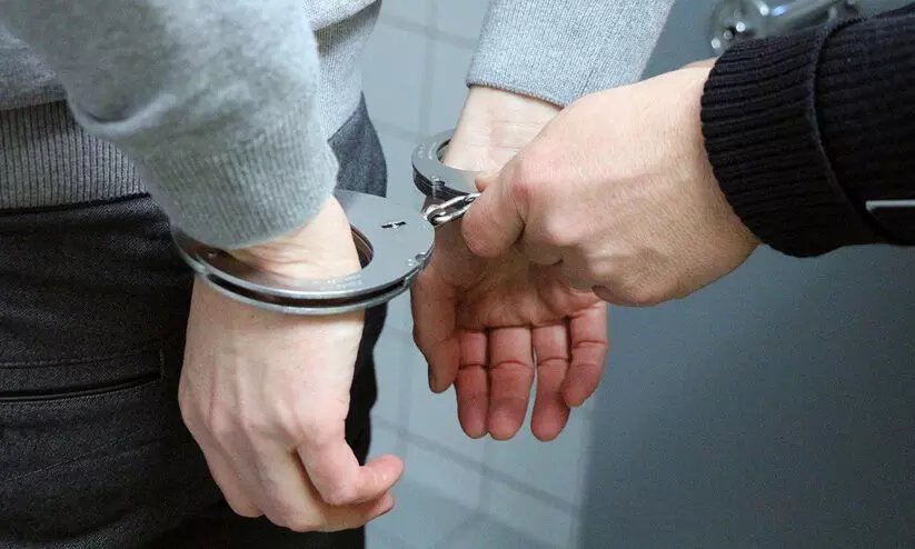 രാജ്യാന്തര കുറ്റവാളി യു.എ.ഇയിൽ അറസ്റ്റിൽ രാജ്യാന്തര കുറ്റവാളി യു.എ.ഇയിൽ അറസ്റ്റിൽ