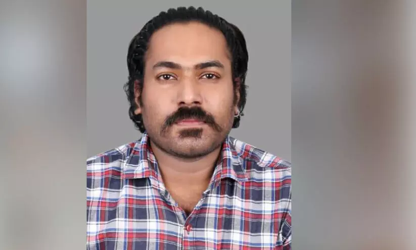 ക​ര​ൾ മാ​റ്റി​വെ​ക്ക​ണം;    സു​മ​ന​സ്സു​ക​ളു​ടെ സ​ഹാ‍യം തേ​ടി ബ​ഹ്റൈ​ൻ പ്ര​വാ​സി യു​വാ​വ്