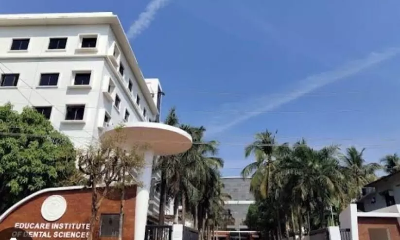 തിരുവല്ല പുഷ്പഗിരി ദന്തൽ കോളജിലെ 25 വിദ്യാർഥികൾക്ക് ഛർദ്ദി; ഭക്ഷ്യ വിഷബാധയെന്ന് സംശയം തിരുവല്ല പുഷ്പഗിരി ദന്തൽ കോളജിലെ 25 വിദ്യാർഥികൾക്ക് ഛർദ്ദി; ഭക്ഷ്യ വിഷബാധയെന്ന് സംശയം