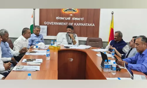 ബം​ഗ​ളൂ​രു ന​ഗ​ര​സ​ഭ വി​ഭ​ജ​നം; മ​ന്ത്രി​യും എം.​എ​ൽ.​എ​മാ​രും ച​ർ​ച്ച ന​ട​ത്തി