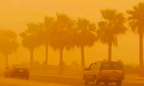 വ്യാ​ഴാ​ഴ്ച പൊ​ടി​നി​റ​ഞ്ഞ ദി​നം​; ക​ന​ത്ത ചൂ​ടും പൊ​ടി​യും തു​ട​രും