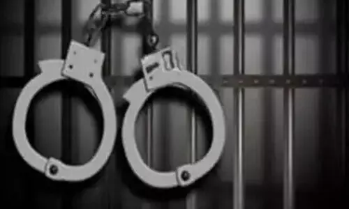 ഹ​ഫീ​ത് അ​തി​ർ​ത്തി വ​ഴി വാ​ഹ​ന​ത്തി​ൽ ക​ള്ള​ക്ക​ട​ത്ത്; ര​ണ്ട് ഇ​ന്ത്യ​ക്കാ​ർ പി​ടി​യി​ൽ