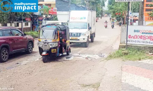 റോഡിലെ കുഴികൾക്ക് താൽക്കാലിക പരിഹാരം റോഡിലെ കുഴികൾക്ക് താൽക്കാലിക പരിഹാരം