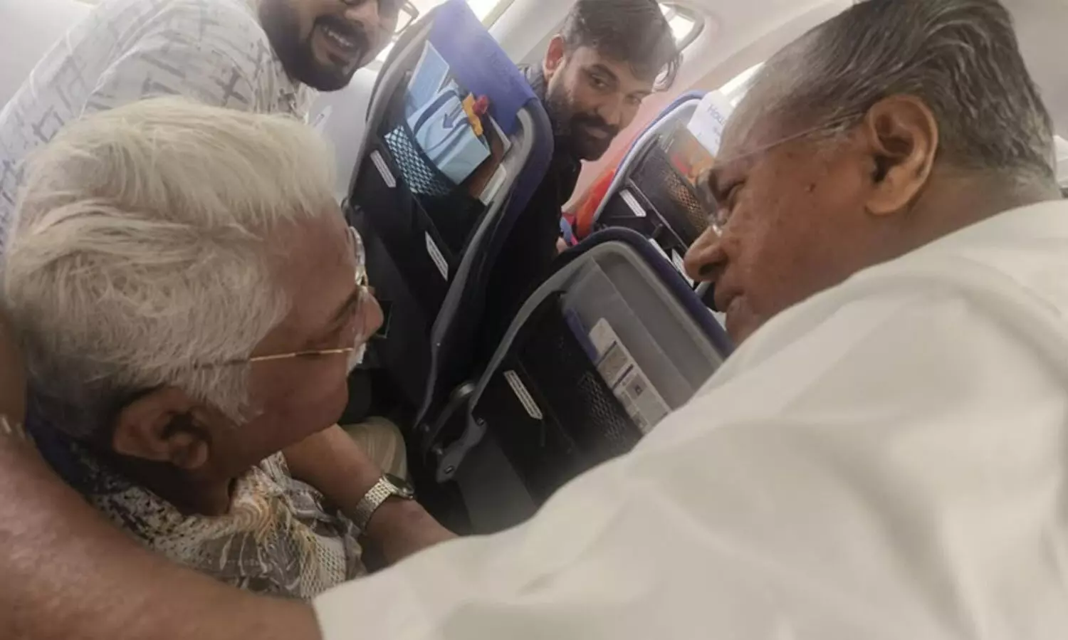 ജഗതിയോടൊപ്പം പിണറായി; അപ്രതീക്ഷിത കണ്ടുമുട്ടലിന്‍റെ ചിത്രം പങ്കുവെച്ച് മുഖ്യമന്ത്രി