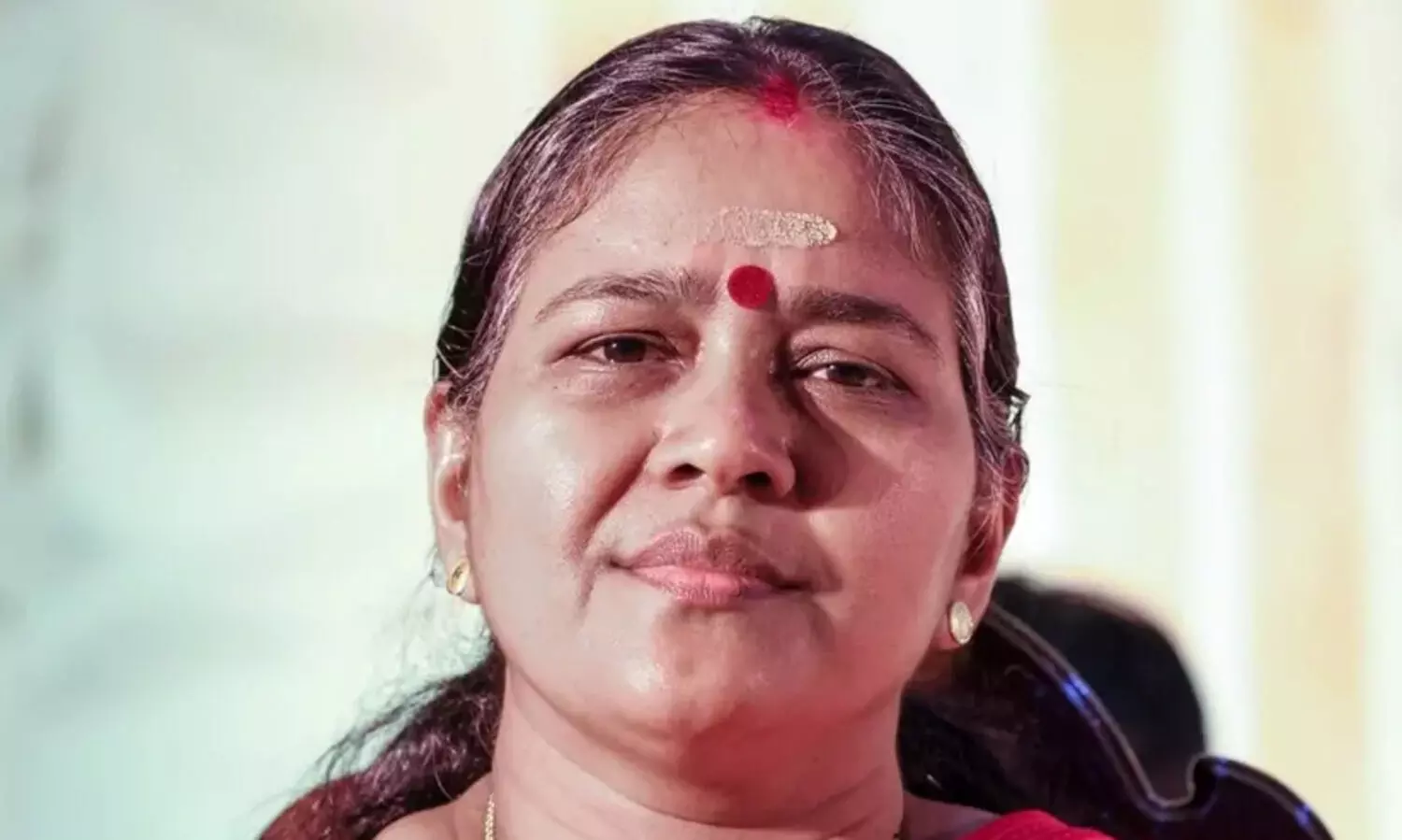 ഭാരതാംബ: വന്ദേമാതരം അംഗീകരിക്കാത്ത കമ്യൂണിസ്റ്റ് പാർട്ടിയെ കോൺഗ്രസ് പിന്തുണക്കുന്നത് ചരിത്രം അറിയാത്തതുകൊണ്ട് -ശോഭ സുരേന്ദ്രൻ