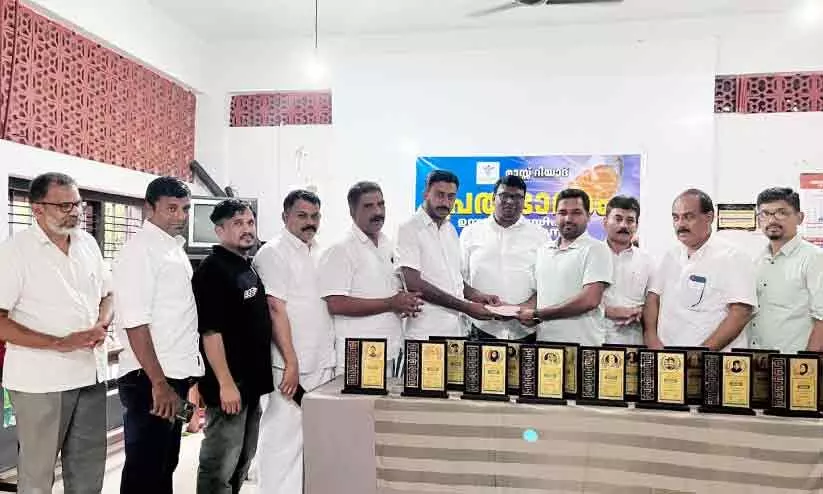 മാസ് റിയാദ് കൂട്ടായ്മ പാലിയേറ്റിവ് സഹായധനം കൈമാറി മാസ് റിയാദ് കൂട്ടായ്മ പാലിയേറ്റിവ് സഹായധനം കൈമാറി