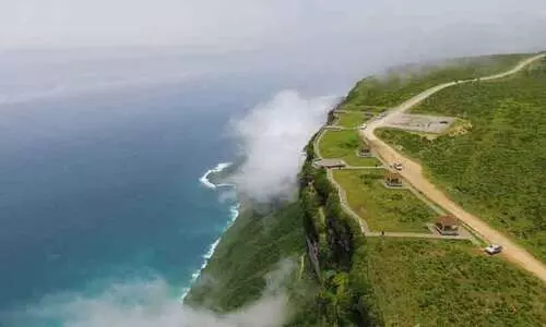 ഖരീഫ് കാലത്തിന് ദോഫാറിൽ തുടക്കം മണ്ണും മനവും കുളിരണിയട്ടെ... ഖരീഫ് കാലത്തിന് ദോഫാറിൽ തുടക്കം മണ്ണും മനവും കുളിരണിയട്ടെ...