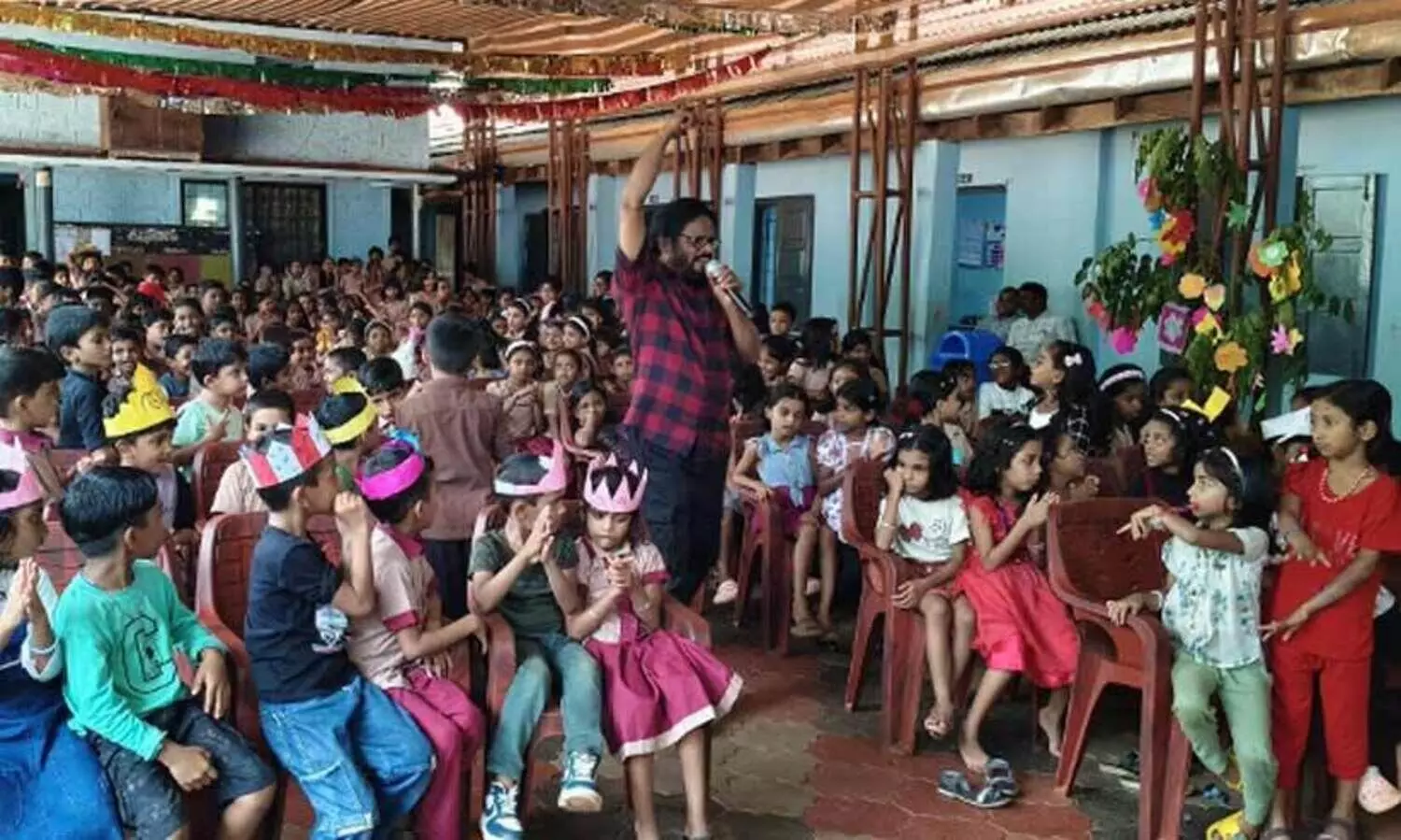 കവിതകളും കഥയുമുണ്ടാക്കി വായനോത്സവം കൊടിയേറി