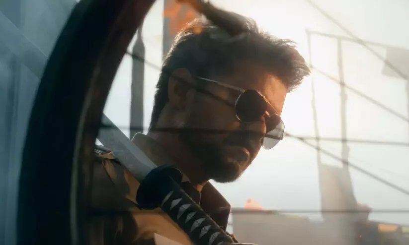 യഥാർഥ നേതാവിന്റെ ഉദയം അധികാരത്തിന് വേണ്ടിയല്ല, ജനങ്ങൾക്ക് വേണ്ടി; അവസാന ചിത്രത്തിൽ വിജയ് പൊലീസ് വേഷത്തിൽ യഥാർഥ നേതാവിന്റെ ഉദയം അധികാരത്തിന് വേണ്ടിയല്ല, ജനങ്ങൾക്ക് വേണ്ടി; അവസാന ചിത്രത്തിൽ വിജയ് പൊലീസ് വേഷത്തിൽ