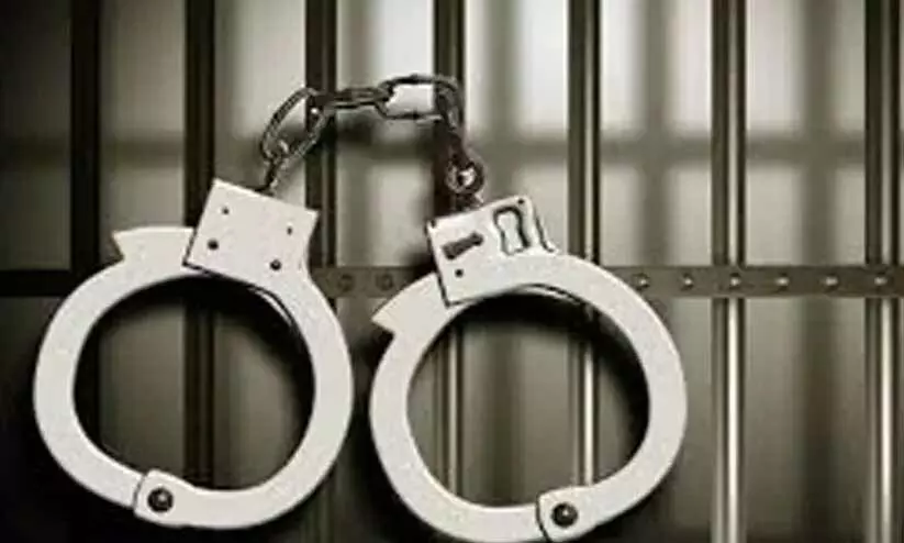 കഞ്ചാവ് കലർന്ന ചോക്ലേറ്റുമായി അറസ്റ്റിൽ കഞ്ചാവ് കലർന്ന ചോക്ലേറ്റുമായി അറസ്റ്റിൽ