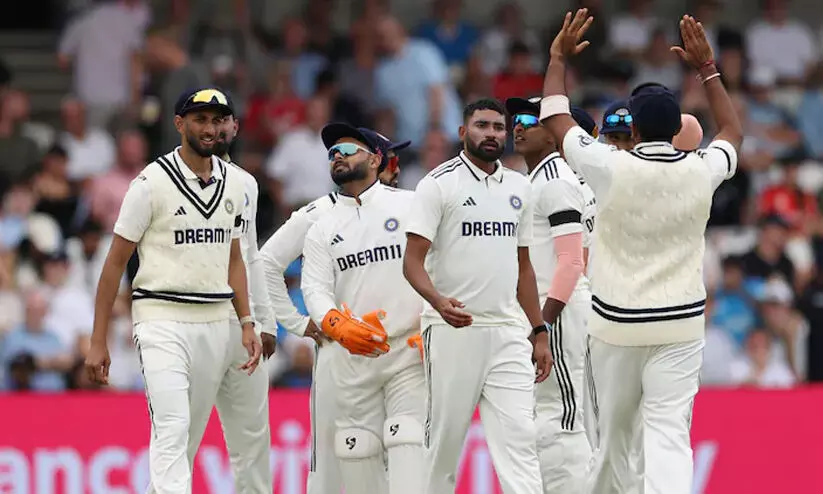 368 ന് ആറ് ; മറുപടി ബാറ്റിങിൽ ഇംഗ്ലണ്ട് പൊരുതുന്നു 368 ന് ആറ് ; മറുപടി ബാറ്റിങിൽ ഇംഗ്ലണ്ട് പൊരുതുന്നു