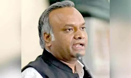 അ​മേ​രി​ക്ക​ൻ യാ​ത്ര വി​ല​ക്കി​യ​തി​നെ ചോ​ദ്യം ചെ​യ്ത് പ്രി​യ​ങ്ക് ഖാ​ർ​ഗെ