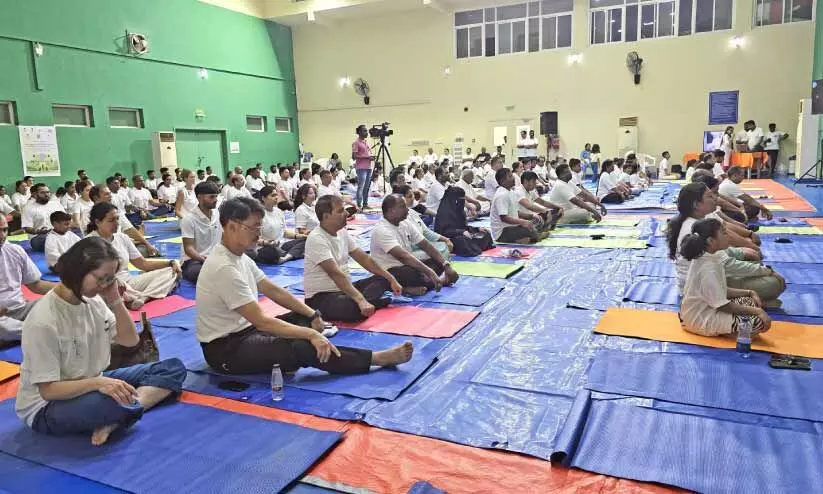 സലാലയിൽ ഇന്ത്യൻ സോഷ്യൽ ക്ലബ് യോഗ ദിനാചരണം സലാലയിൽ ഇന്ത്യൻ സോഷ്യൽ ക്ലബ് യോഗ ദിനാചരണം