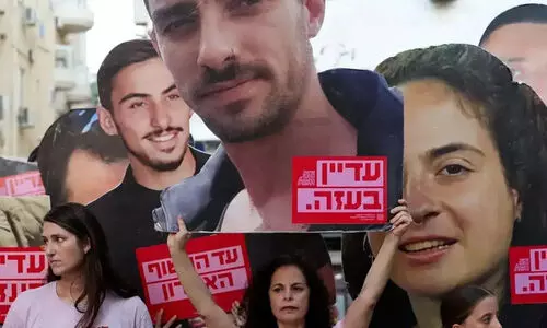 ഗസ്സയിലെ മൂന്ന് ബന്ദികളുടെ മൃതദേഹങ്ങൾ ഇസ്രായേൽ കണ്ടെടുത്തു; 33 ഫലസ്തീനികളെ കൊലപ്പെടുത്തി സൈന്യം ഗസ്സയിലെ മൂന്ന് ബന്ദികളുടെ മൃതദേഹങ്ങൾ ഇസ്രായേൽ കണ്ടെടുത്തു; 33 ഫലസ്തീനികളെ കൊലപ്പെടുത്തി സൈന്യം