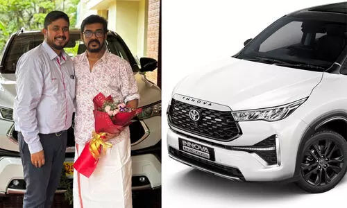 വിജയരാഘവന്റെ യാത്രക്ക് ഇനി ടൊയോട്ടയുടെ കരുത്ത്; ഇന്നോവ ഹൈക്രോസ് എക്സ്ക്ലൂസീവ് എഡിഷൻ സ്വന്തമാക്കിയ ആദ്യ മലയാളി