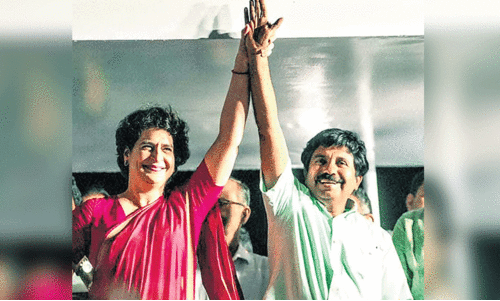 ഒറ്റ ടീമായി പ്രവർത്തിച്ചതിന്റെ ഫലം; ഷൗക്കത്തിനെ ഫോണിൽ വിളിച്ച് അഭിനന്ദനം അറിയിച്ച് പ്രിയങ്ക ഗാന്ധി