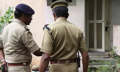 അർധരാത്രി പൊലീസ്​ വീടിന്‍റെ വാതിലിൽ മുട്ടിവിളിക്കരുതെന്ന്​ ഹൈകോടതി