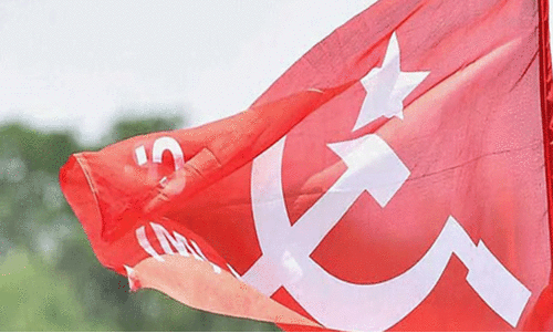 വിദേശ മലയാളിയുടെ ഭാര്യയോട് മോശംപെരുമാറ്റം; സി.പി.എം എൽ.സി സെക്രട്ടറിക്കെതിരെ പാർട്ടി നടപടി, പിന്നാലെ പരാതിക്കാരന്റെ വീട് കയറി ആക്രമിച്ചു