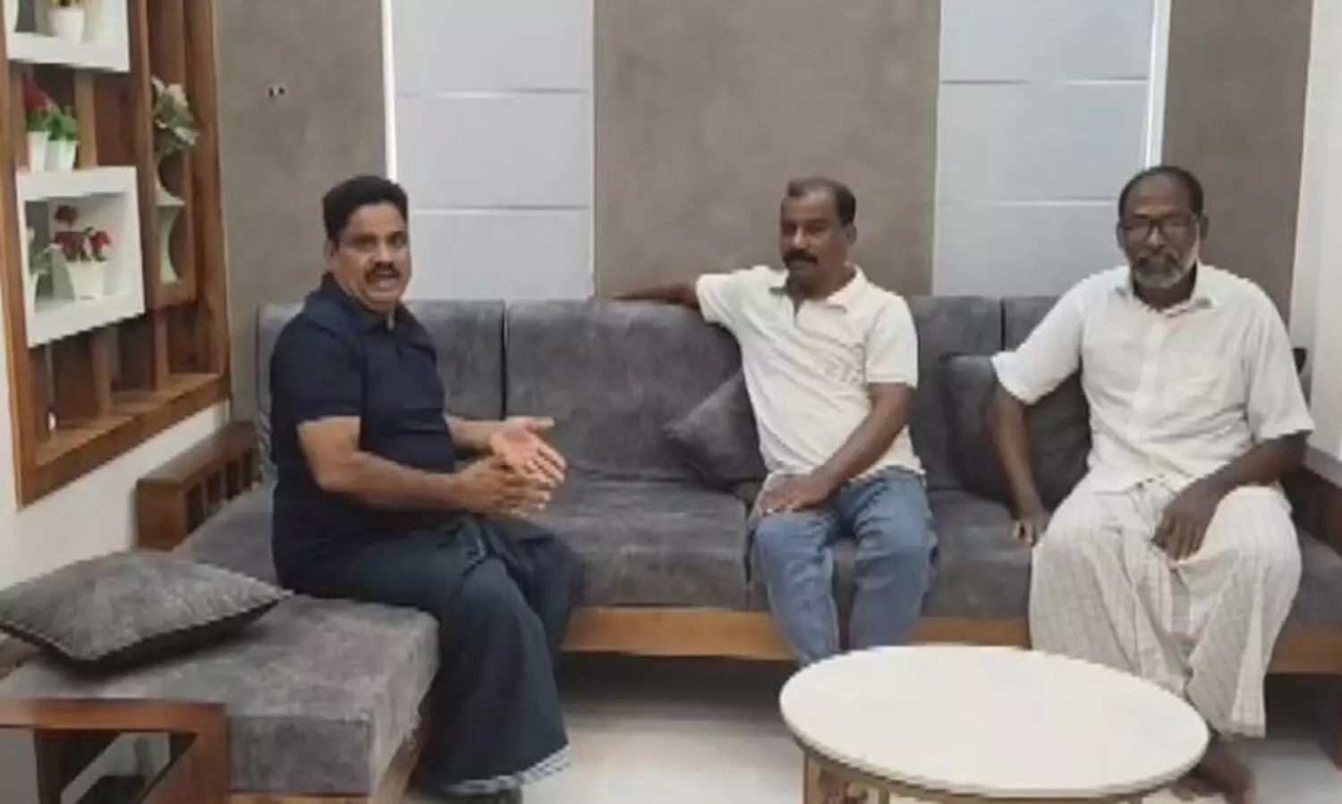 ചായക്കടയിൽ വെച്ച് സി.പി.ഐ നേതാവ് ബെറ്റുവെച്ചു, നിലമ്പൂരിൽ സ്വരാജ് തോറ്റാൽ മുസ്‌ലിം ലീഗ് ലീഗിൽ ചേരാമെന്ന്; ഒടുവിൽ ഗഫൂർ വാക്കുപാലിച്ചു, പാർട്ടിയും പദവിയും വിട്ട് മുസ്‌ലിം ലീഗിലെത്തി