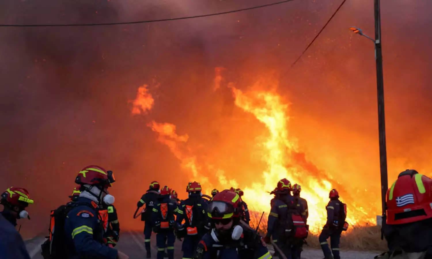 ശമനമില്ലാതെ കാട്ടുതീ; ഗ്രീക്ക് ദ്വീപായ ചിയോസിൽ അഞ്ചിടങ്ങളിൽ തീപിടുത്തം