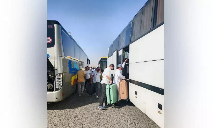 കു​വൈ​ത്ത് വ​ഴി ഒ​മാ​ൻ പൗ​ര​ന്മാ​രു​ടെ മ​ട​ക്കം