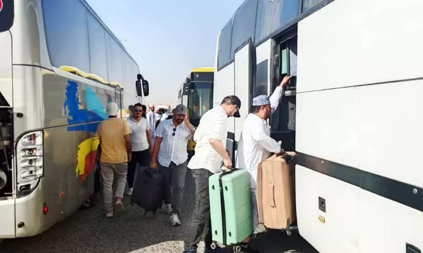 ഇ​റാ​നി​ൽ​നി​ന്ന് കു​വൈ​ത്ത് വ​ഴി ഒ​മാ​ൻ പൗ​ര​ന്മാ​രു​ടെ മ​ട​ക്കം