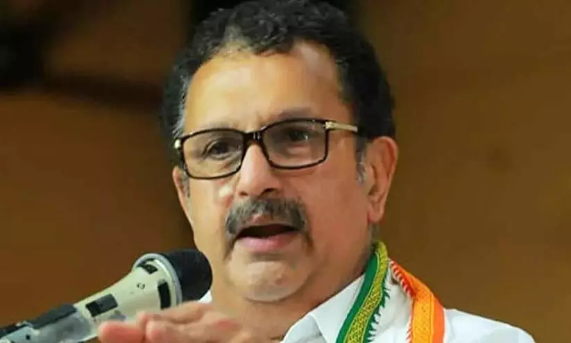 ശശി തരൂരിനെ വിമർശിച്ച് കെ. മുരളീധരൻ; രാഷ്ട്രീയ എതിരാളിയെ സ്തുതിക്കുന്നത് അരോചകം, ഹൈക്കമാൻഡ് നിലപാട് പറയട്ടെ ശശി തരൂരിനെ വിമർശിച്ച് കെ. മുരളീധരൻ; രാഷ്ട്രീയ എതിരാളിയെ സ്തുതിക്കുന്നത് അരോചകം, ഹൈക്കമാൻഡ് നിലപാട് പറയട്ടെ