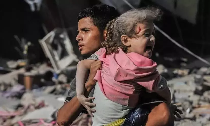 ഗസ്സയിൽ സഹായ ട്രക്കുകൾക്കായി കാത്തുനിന്ന ആളുകൾക്ക് നേരെ ആക്രമണം, 25 മരണം ഗസ്സയിൽ സഹായ ട്രക്കുകൾക്കായി കാത്തുനിന്ന ആളുകൾക്ക് നേരെ ആക്രമണം, 25 മരണം